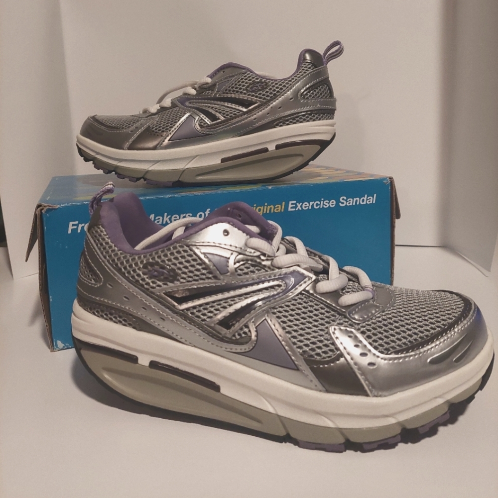Dr. Scholl's rocking gel comfort walking sneakers.